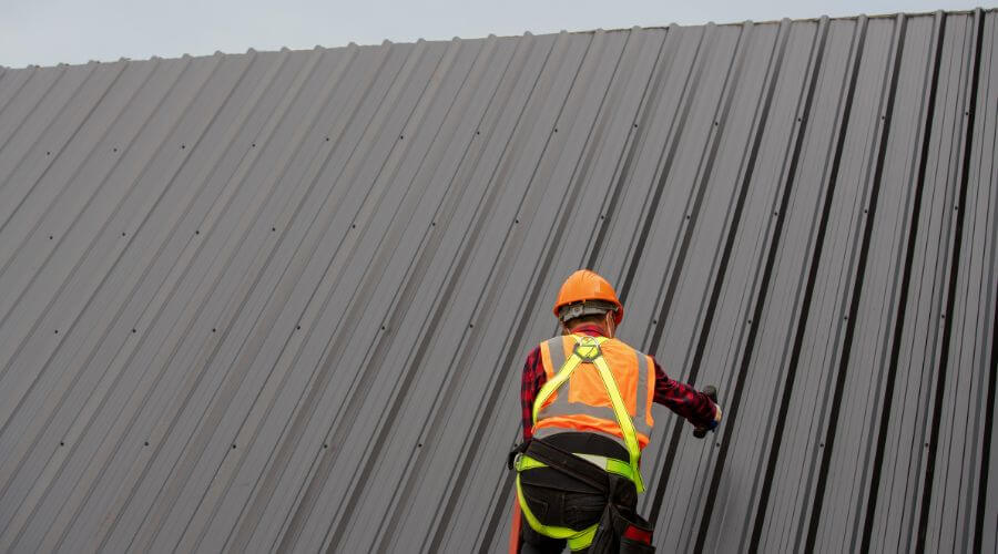 Professional gutter cleaning in Williamsfield, OH